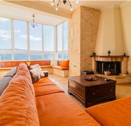 5 bedroom villa with pool, near Acharavi, sleeps 9